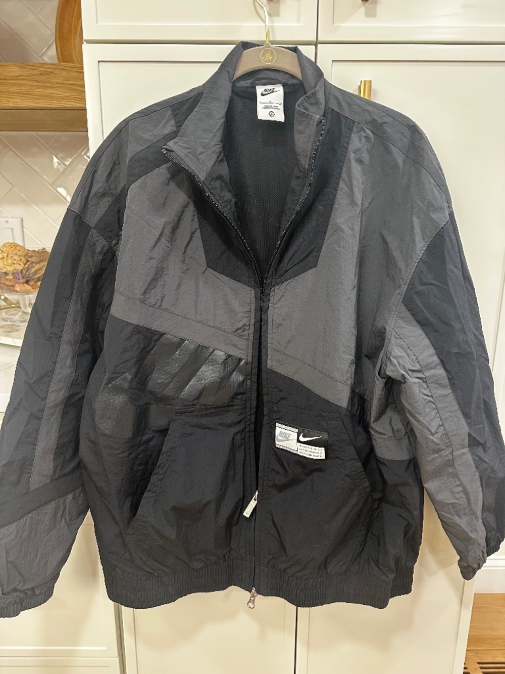 ✔️ NWT✔️ NIKE Sportswear Over Sportwear-Size Small